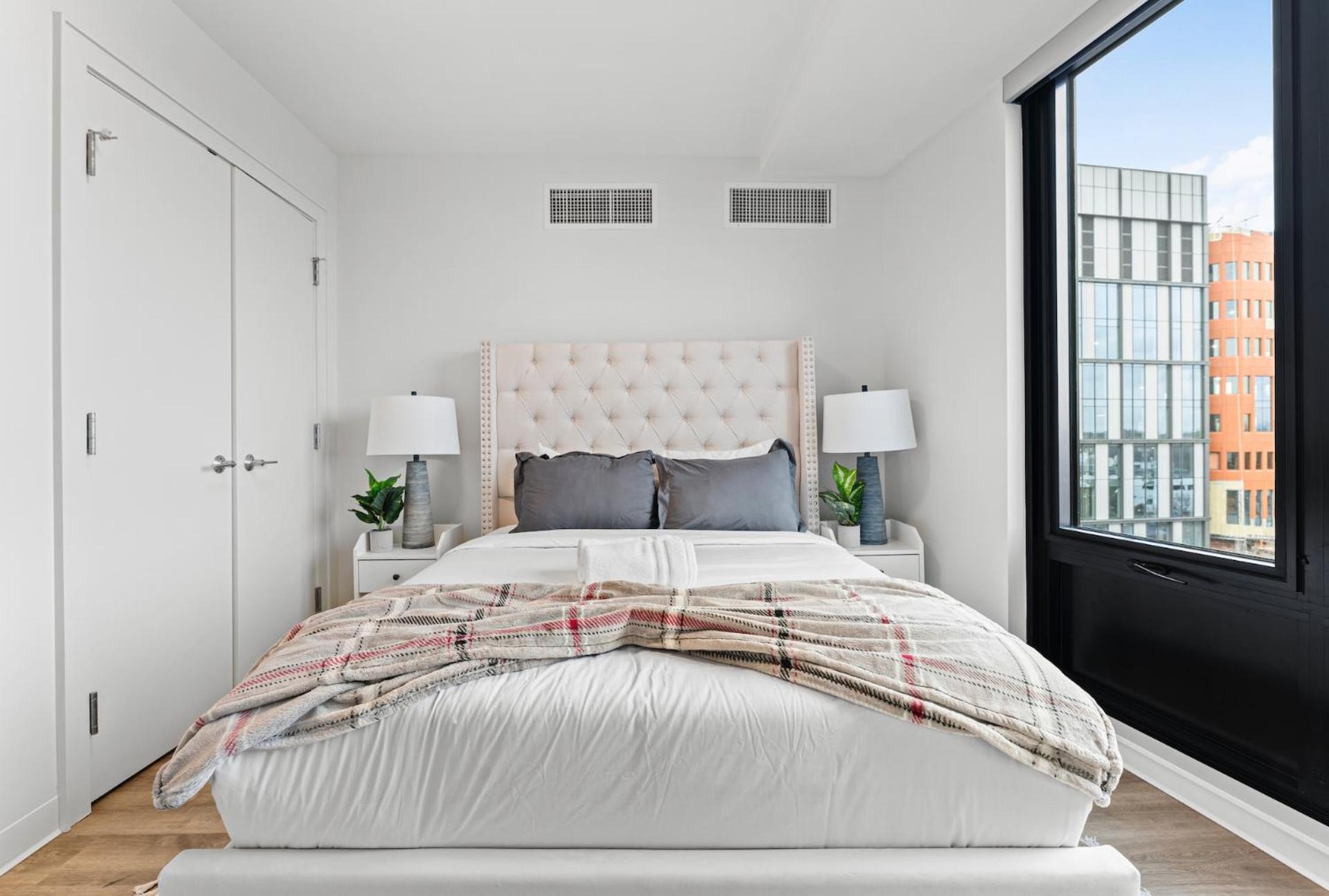 Furnished Luxury Apartment Next To Harvard Stadium Бостон Экстерьер фото