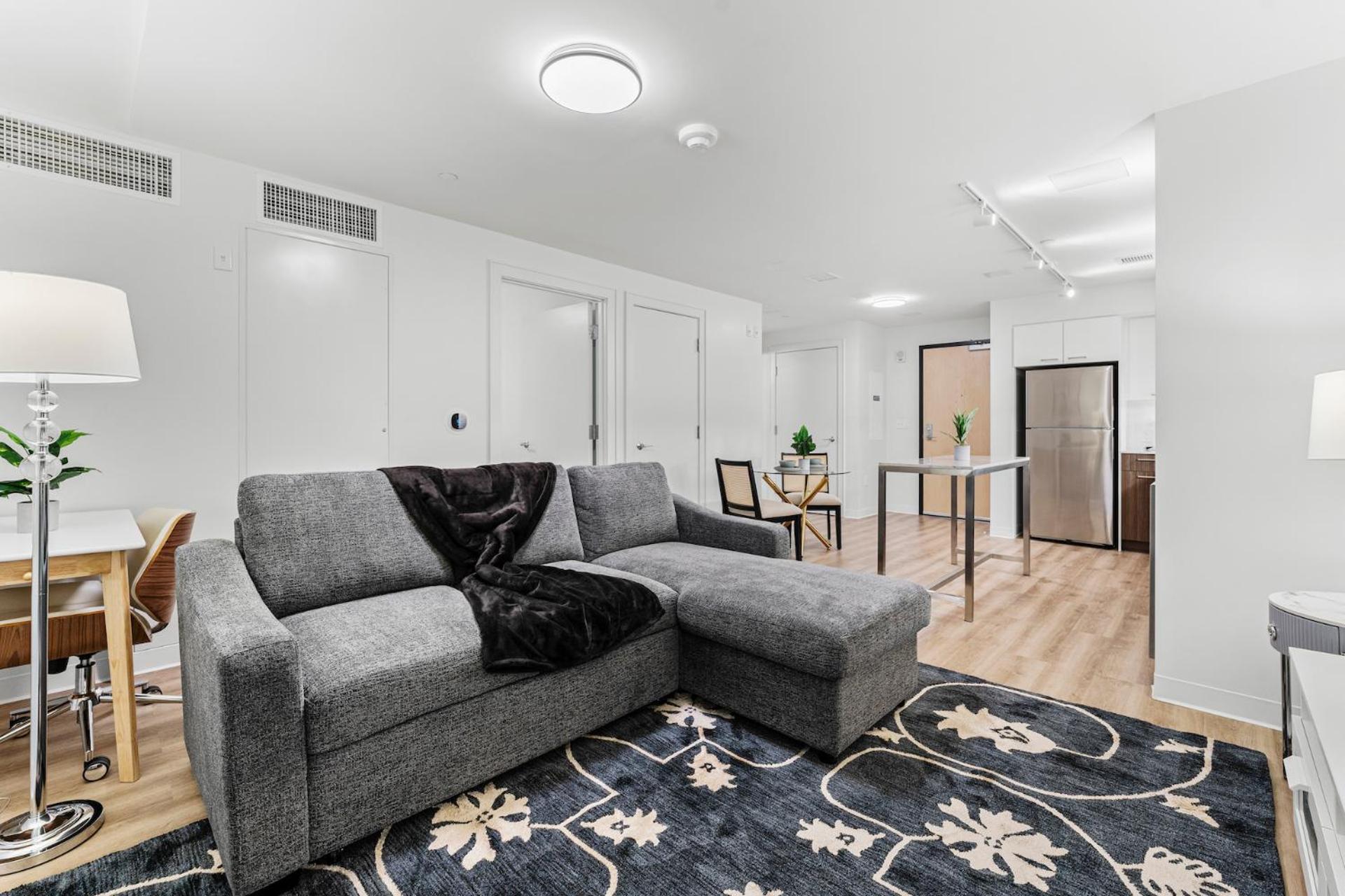 Furnished Luxury Apartment Next To Harvard Stadium Бостон Экстерьер фото